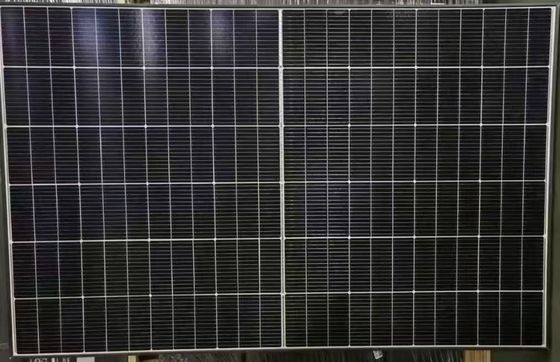 65.7 X 39.4 X 1.4 Inci Panel Surya Dengan 130lm / W Lumens